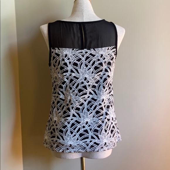 Banana Republic Overlay Sleeveless Top - Picture 2 of 4